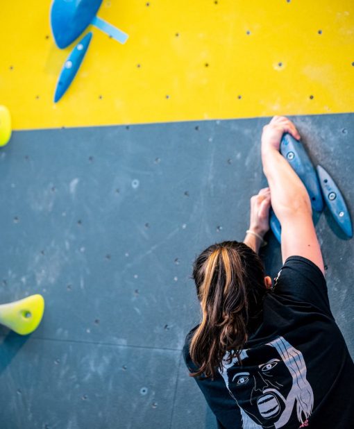 indoor-climbing-7-min